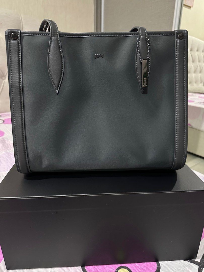 New in ❥ The ANINE BING City Madison handbag.. Slightly bigger than the  Mini Madison and in dark green.. www.aninebing.com #aninebing #… | Handbag,  Bags, Anine bing