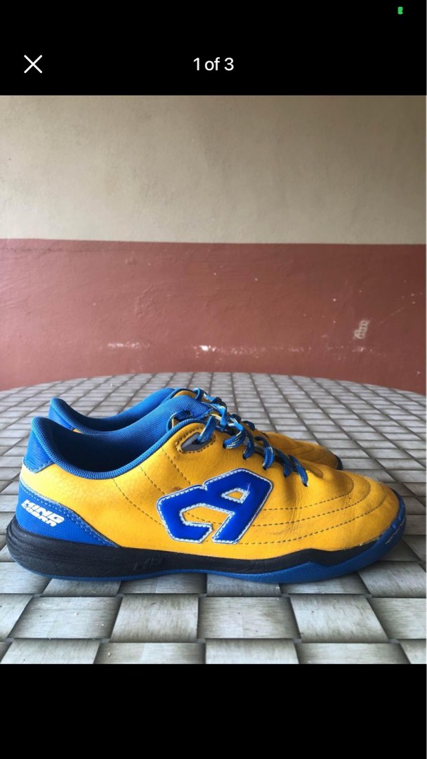 KASUT FUTSAL BREAKER