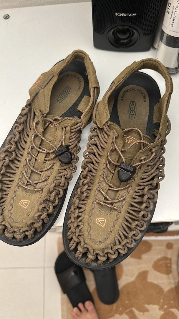 Keens, Women's Fashion, Footwear, Sandals on Carousell