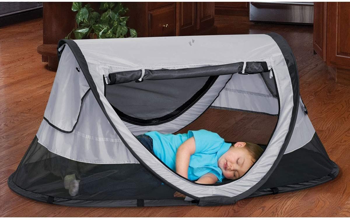KidCo P4012 PeaPod Plus Infant Travel Bed Midnight Furniture Home Living Bedding Towels on Carousell
