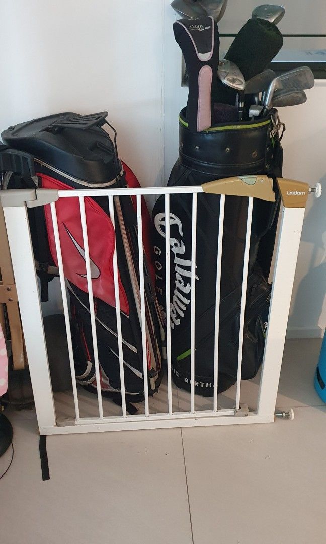 Lindam lift and lock baby gate, Babies & Kids, Baby Nursery & Kids