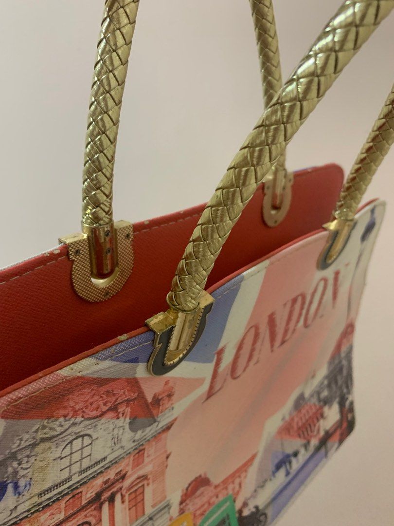 London Art Tote Bag (Category: Shoulder Bags) located in Marikina City. Submitted by mrs.bee_09 (Listing ID 1238561724, Image 2). Description: **DECLUTTERING** - Used only once - With minimal scratches on rubber edges - Still in very good condition Suitable for: - Casual attire (e.g. jeans, plain top) - Semi-formal outfit.
