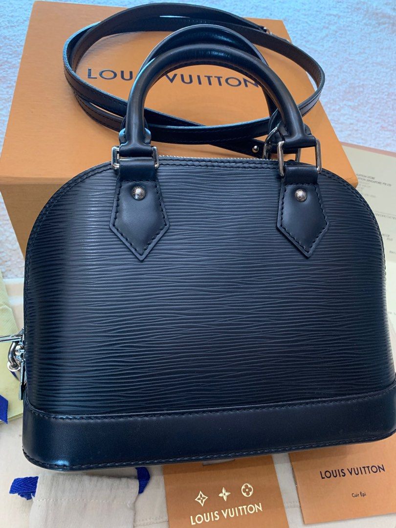 LOUIS VUITTON ALMA BB EPI NOIR, REVIEW & WHAT'S IN MY BAG