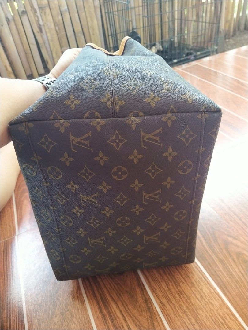 Louis Vuitton Automne Hiver 2008, Luxury, Bags & Wallets on Carousell