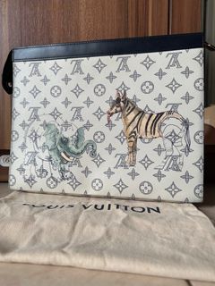 Lv Savane Mono Dune Pochette