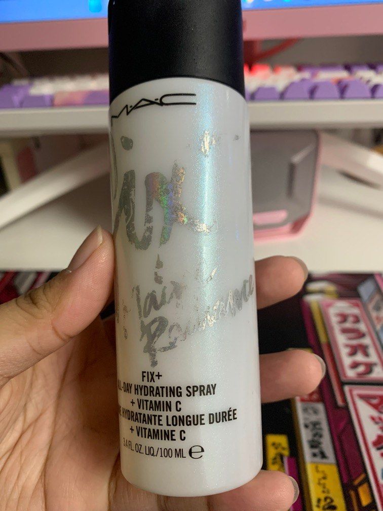 Mac Fix + (Magic Radiance) (Category: Makeup) located in Quezon City. Submitted by caroslime (Listing ID 1238541684, Image 2). Description: Mac Fix + Magic Radiance variant about 85% left issue: label started rubbing off when i was cleaning my make up storage (i think it’s because of the alcohol) rfs: not using + i’m v oily mop: pnb / gcash (+₱15).