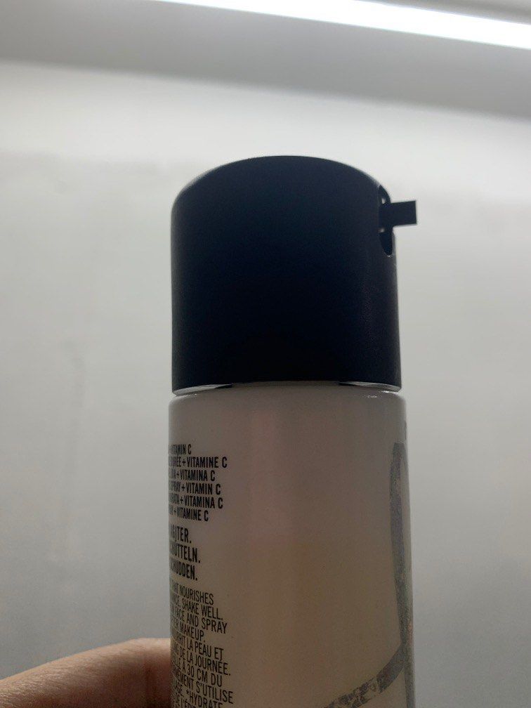 Mac Fix + (Magic Radiance) (Category: Makeup) located in Quezon City. Submitted by caroslime (Listing ID 1238541684, Image 3). Description: Mac Fix + Magic Radiance variant about 85% left issue: label started rubbing off when i was cleaning my make up storage (i think it’s because of the alcohol) rfs: not using + i’m v oily mop: pnb / gcash (+₱15).