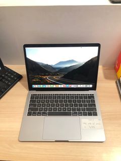 MacBook pro 13 Inch 2017 16/256GB