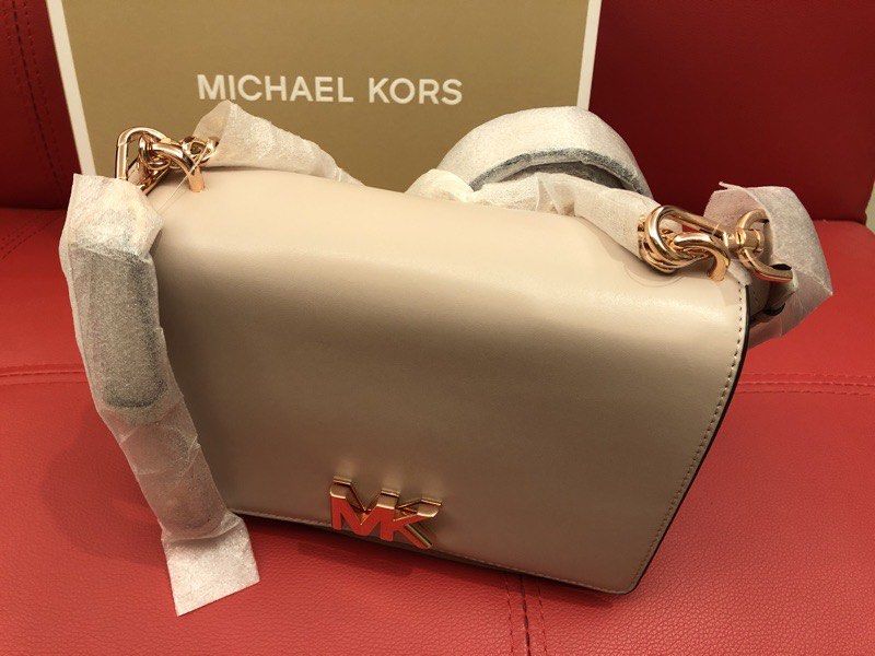MICHAEL KORS Mott LOGO