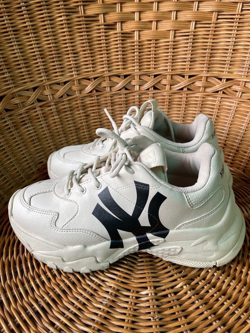 💫GIVEAWAYS TIME!!!MLB Shoes NY Yankees from Korea💫 📱 +