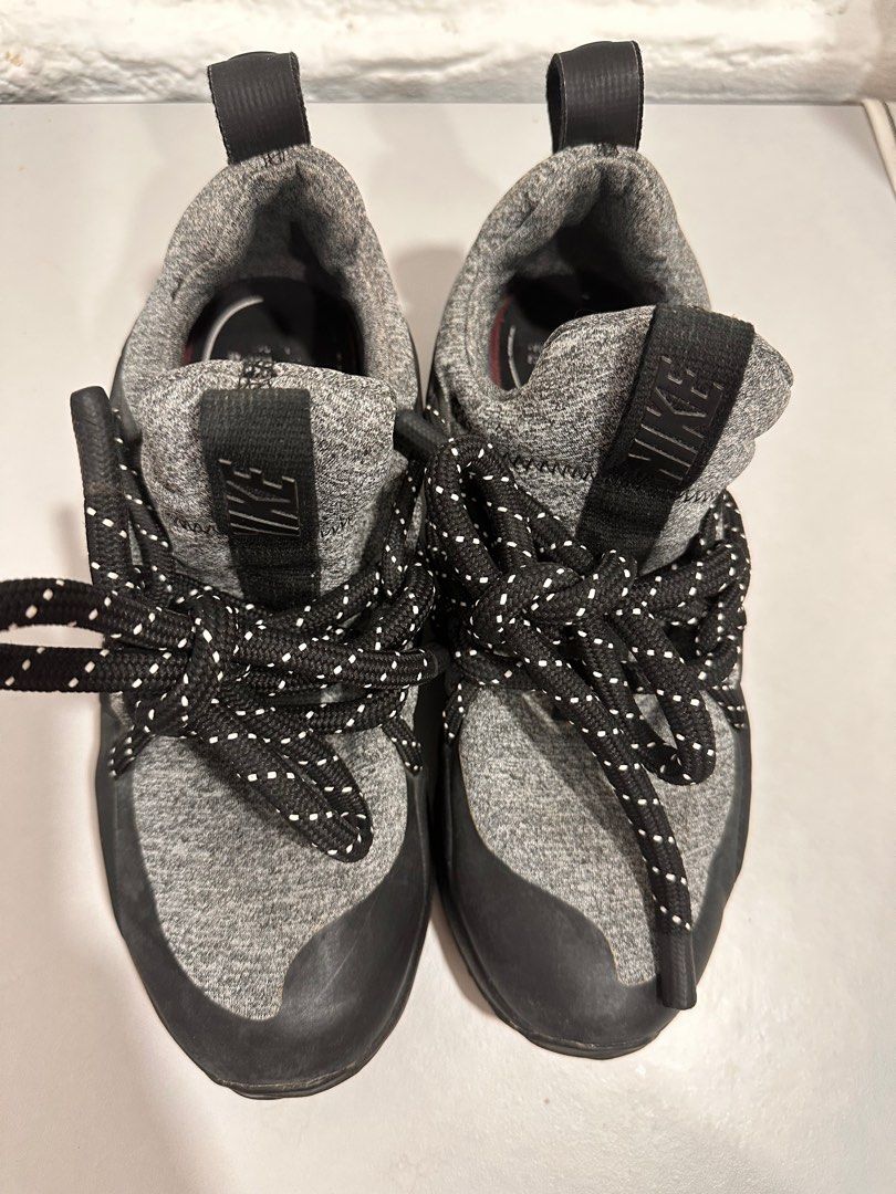 Nike City Loop in Black US6