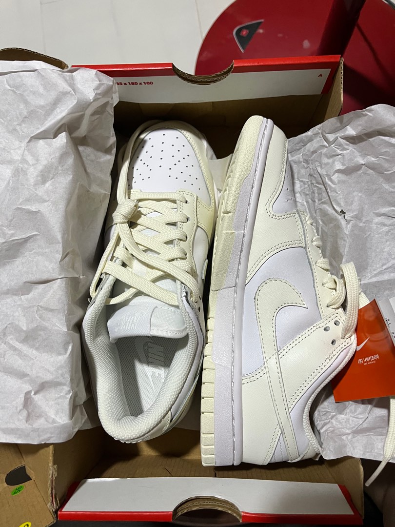 white womans nikes