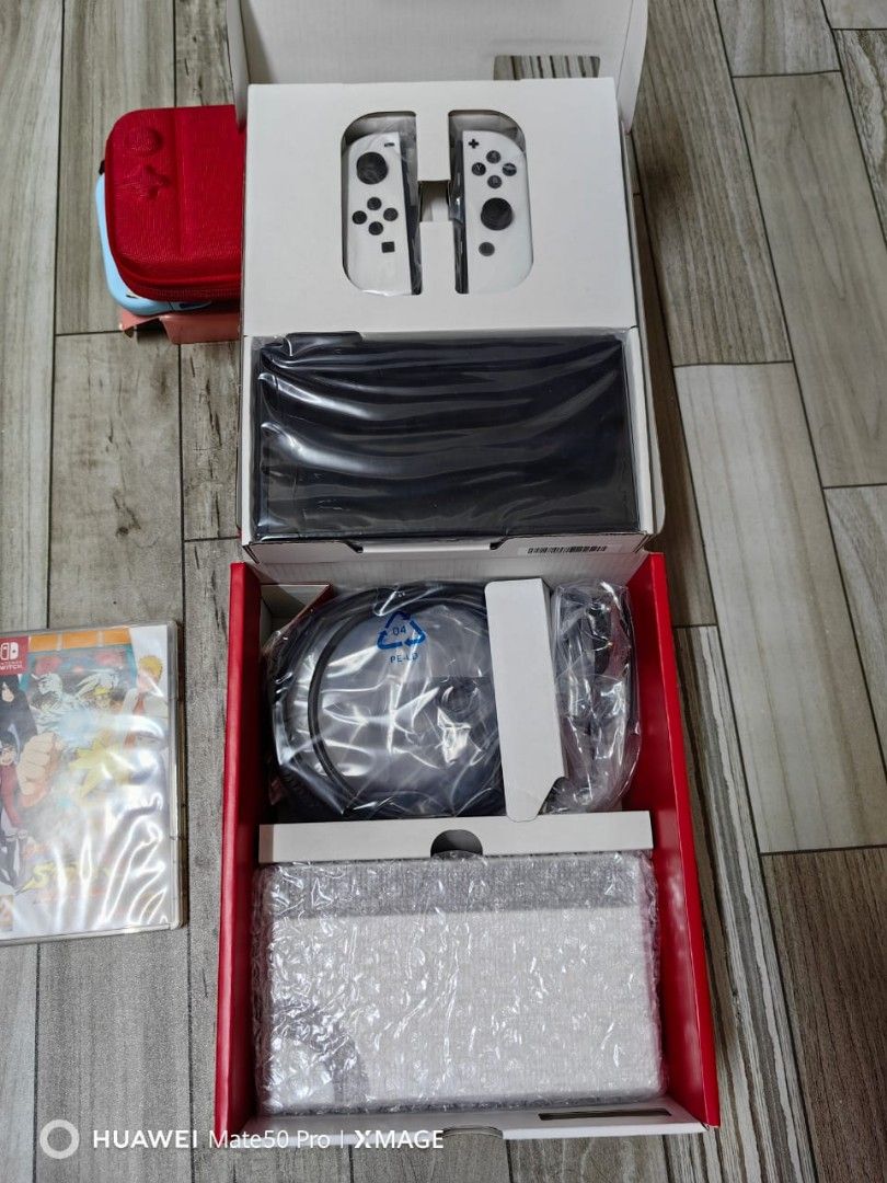 NINTENDO SWITCH OLED WHITE SET WITH FREE GIFTS