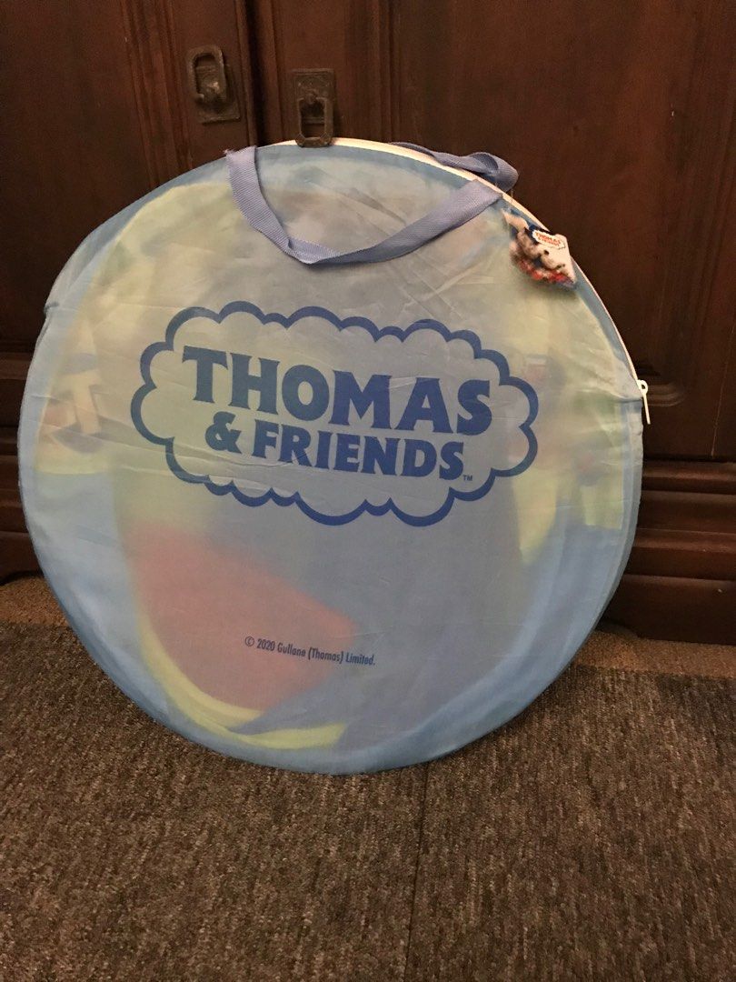 Thomas pop up sale tent and tunnel