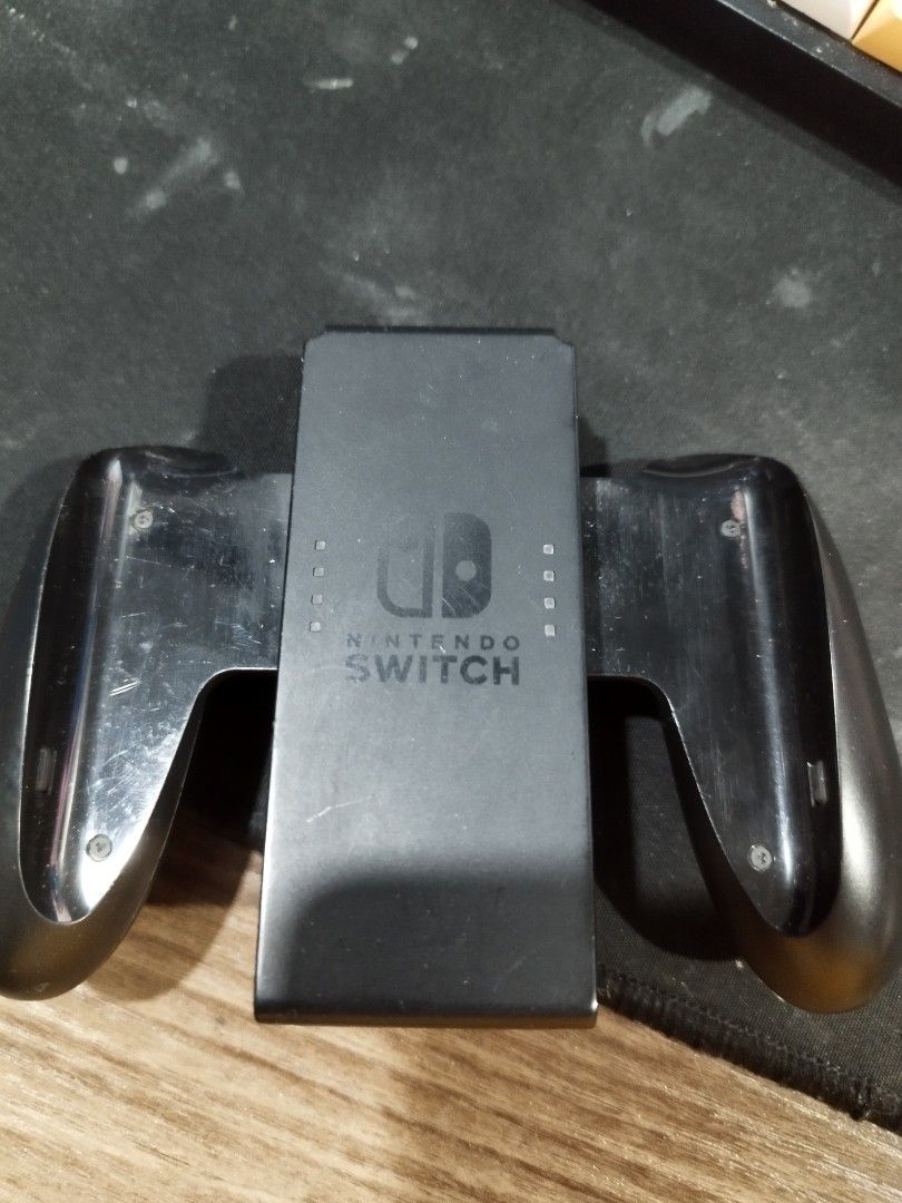 Original switch joycon grip, Video Gaming, Gaming Accessories