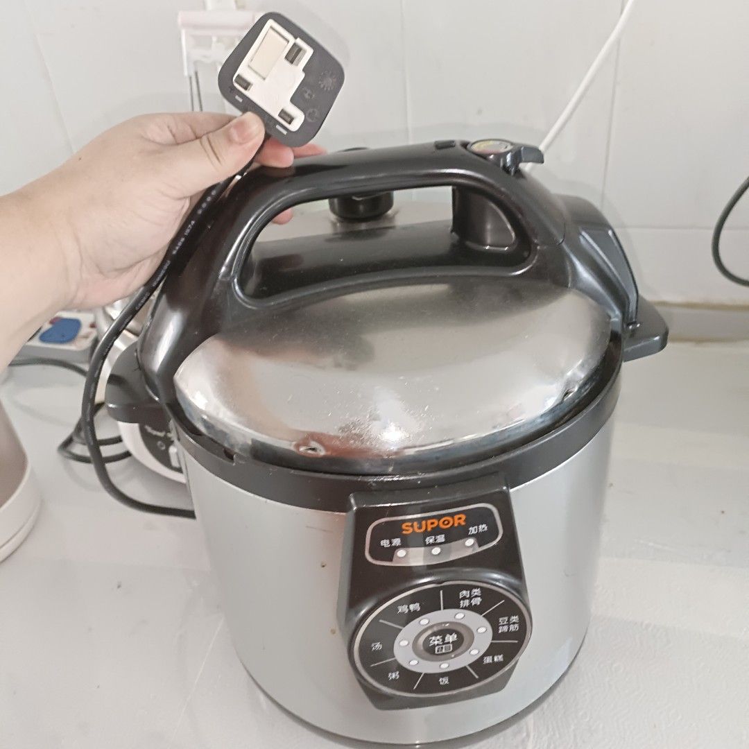 Pressure cooker and rice cooker, TV & Home Appliances, Kitchen Appliances, Cookers on Carousell