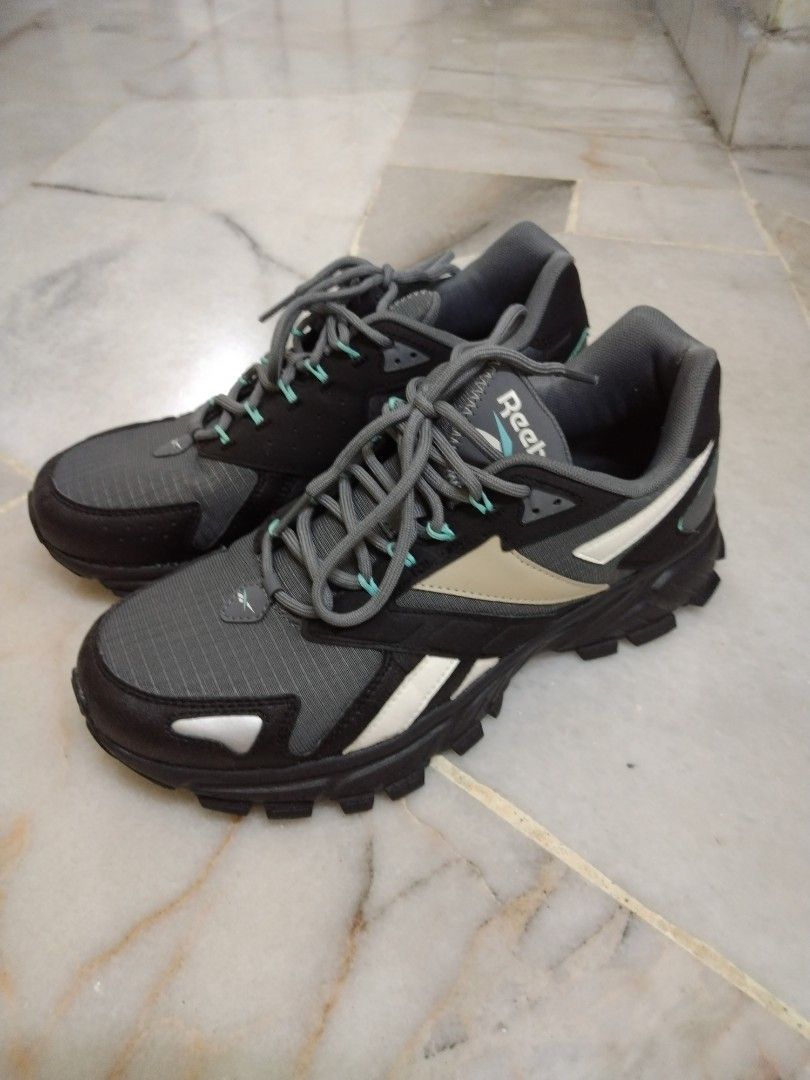 Reebok hiking on sale shoes womens