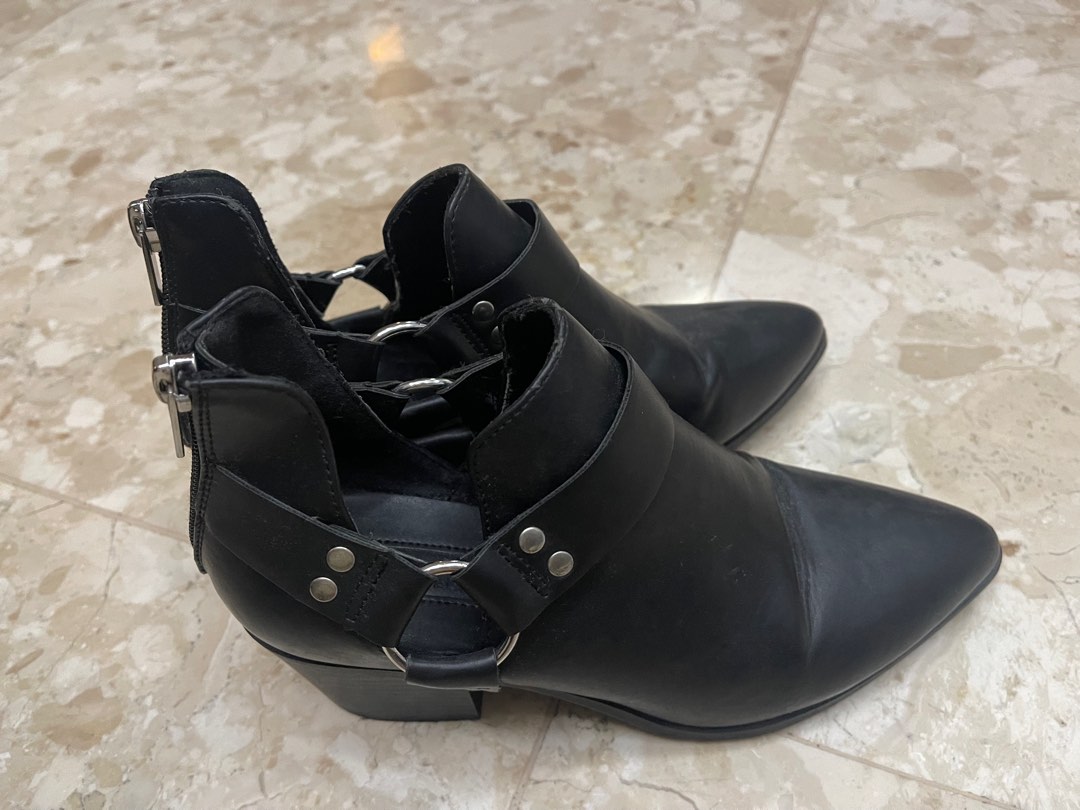 sepatu ankle boots forever 21 Fesyen Wanita Sepatu di Carousell