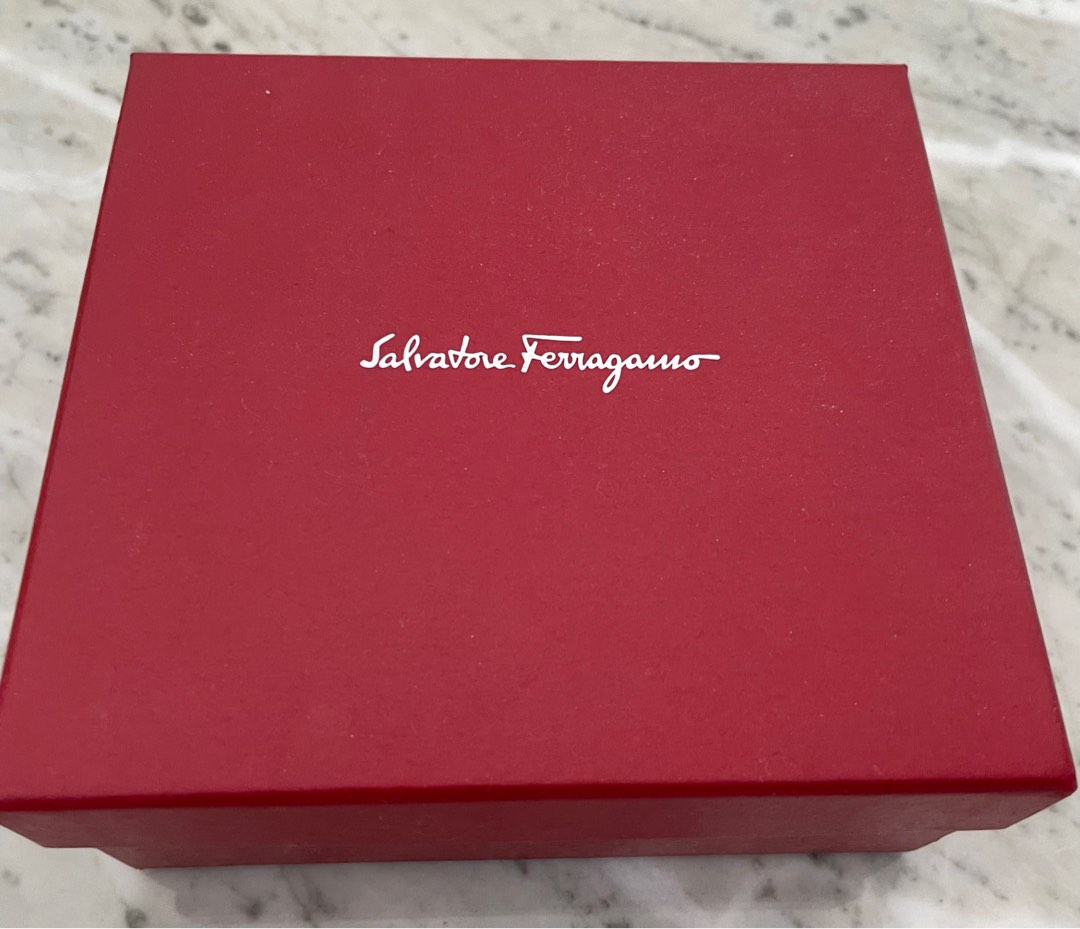 Salvatore ferragamo box outlet