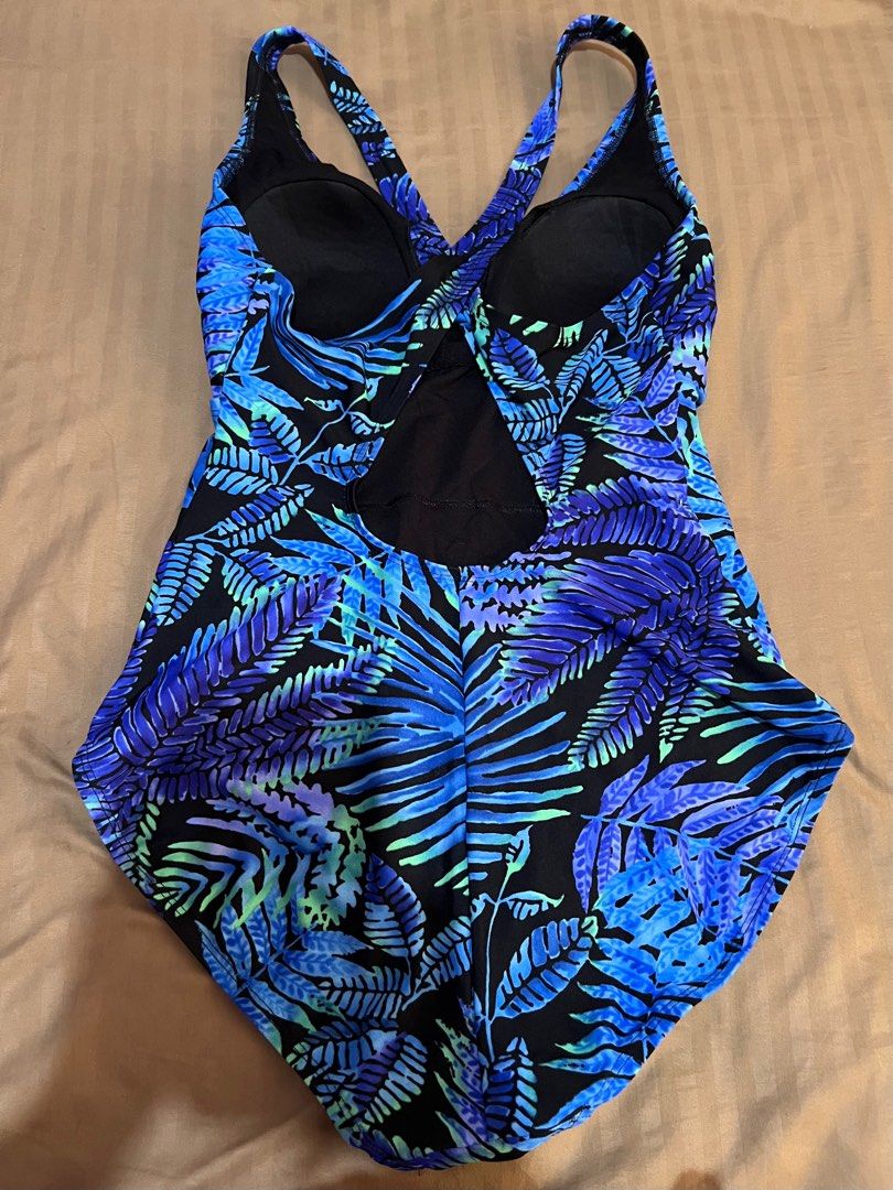 Speedo One Piece Maillot Swimsuit (Category: Bikinis & Swimsuits) located in Caloocan City. Submitted by jayneejeonsmiling (Listing ID 1238532291, Image 3). Description: Excellent condition Blue floral fern With built-in pads & pad slot Overlap front cross back Size 14 on tag Best fit L- Semi XL frame Slightly negotiable .