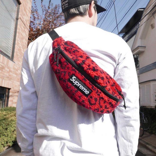 supreme red leopard fleece waist bag, 男裝, 袋, 腰袋、手提袋、小袋