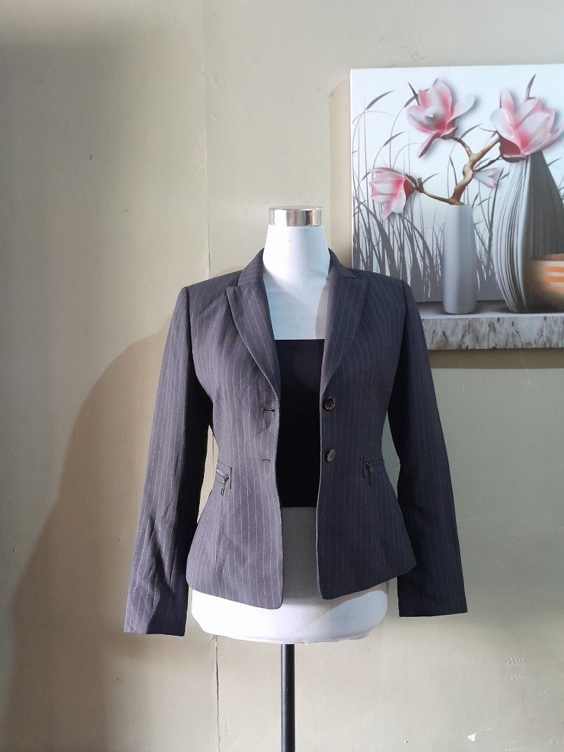 Tahari blazer outlet