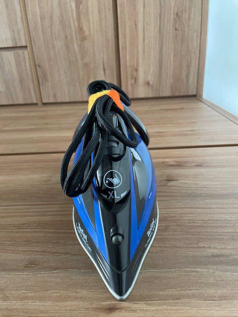 Tefal TurboPro Anti-Calc Iron, 家庭電器, 熨斗及掛熨機 - Carousell
