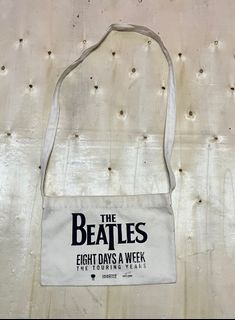 (Category: ) located in . Submitted by silhouettes_closet (Listing ID 1238578966, Image 1). Description: .