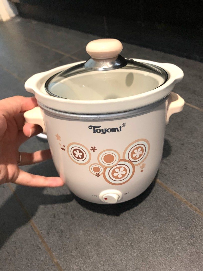 Toyomi mini slow cooker, TV & Home Appliances, Kitchen Appliances