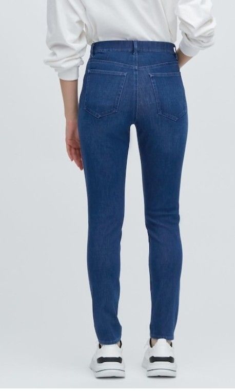 Uniqlo ultra stretch jeggings, Women's Fashion, Bottoms, Jeans & Leggings  on Carousell