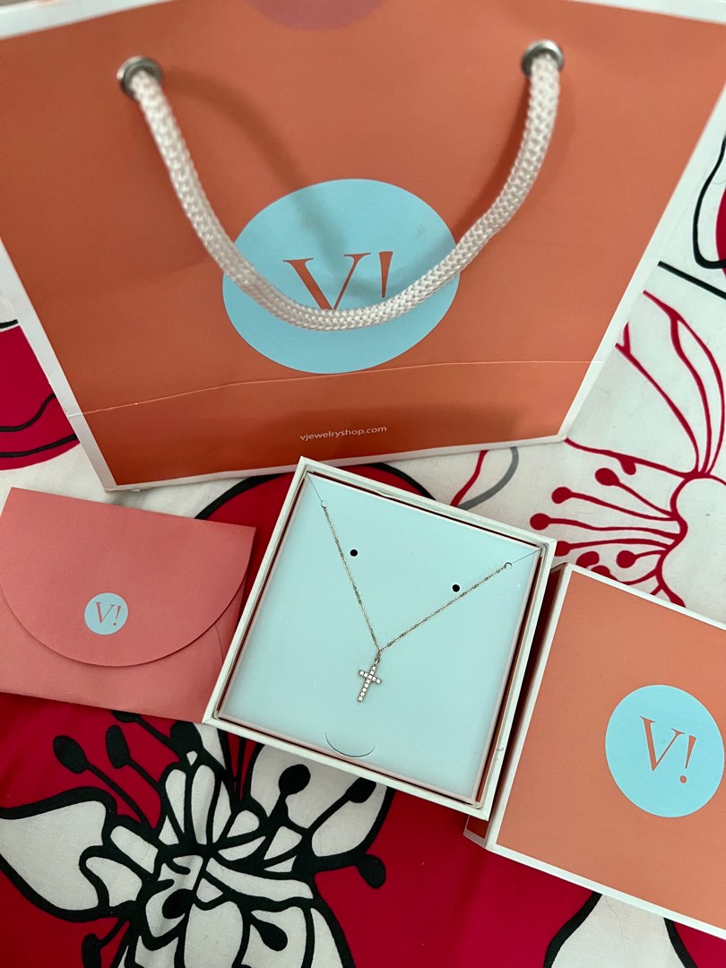 V! Jewelry 14k gold cross pendant necklace, Women's Fashion, Jewelry