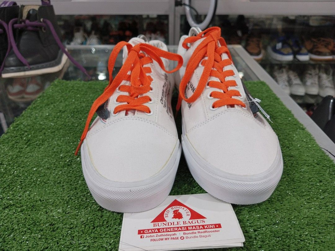Vans Off White Men s Fashion Footwear Sneakers on Carousell
