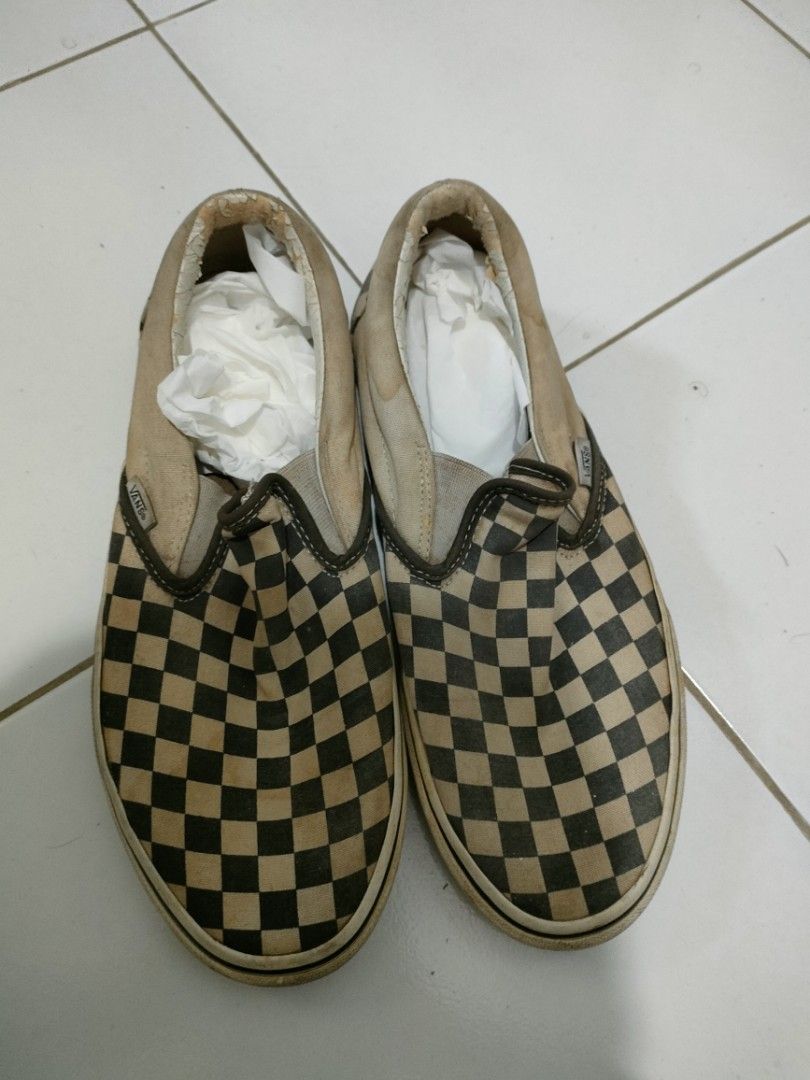 Vans Slip On Checkerboard, Fesyen Pria, Sepatu Sneakers di Carousell