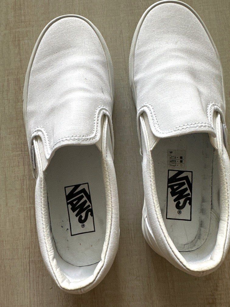 White slip on cheap vans size 6