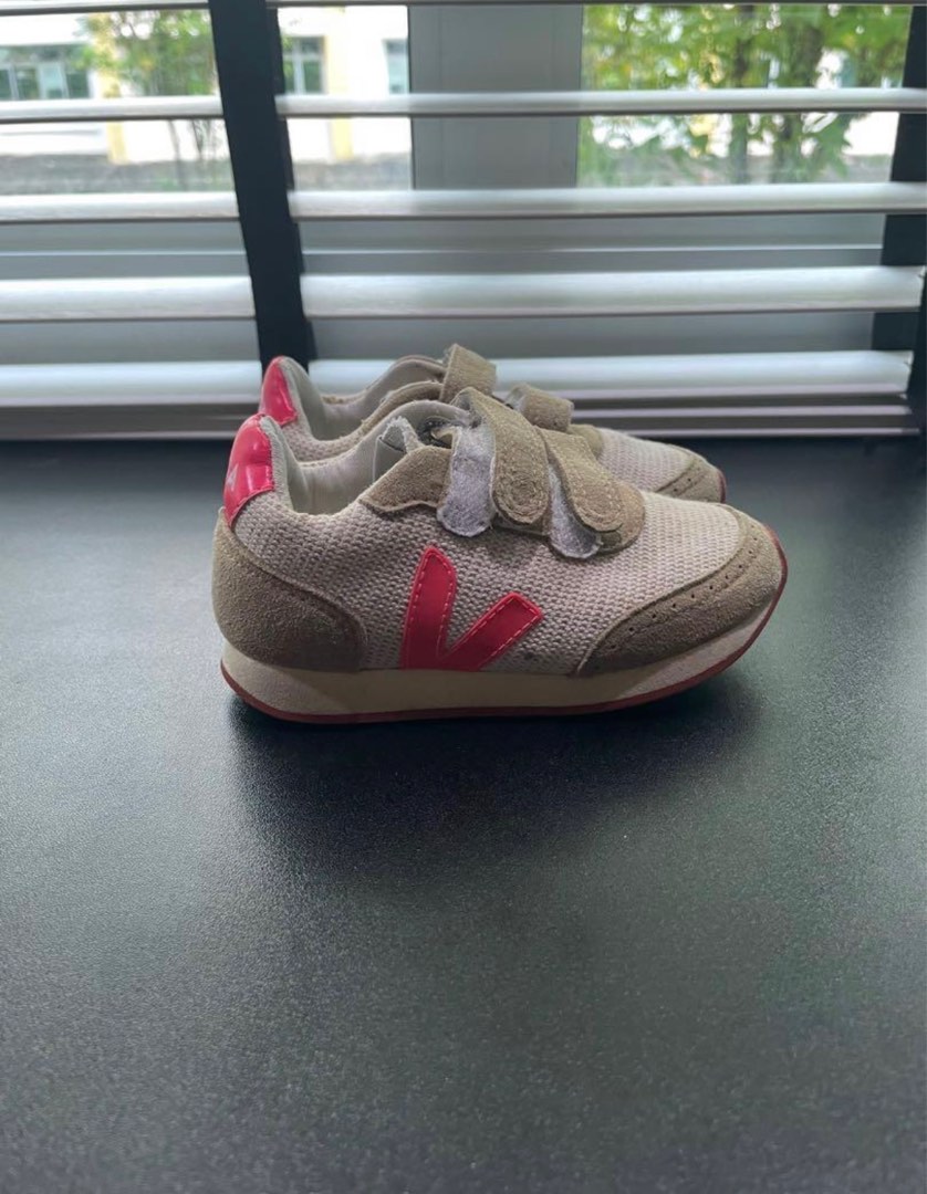 Vegan discount velcro sneakers