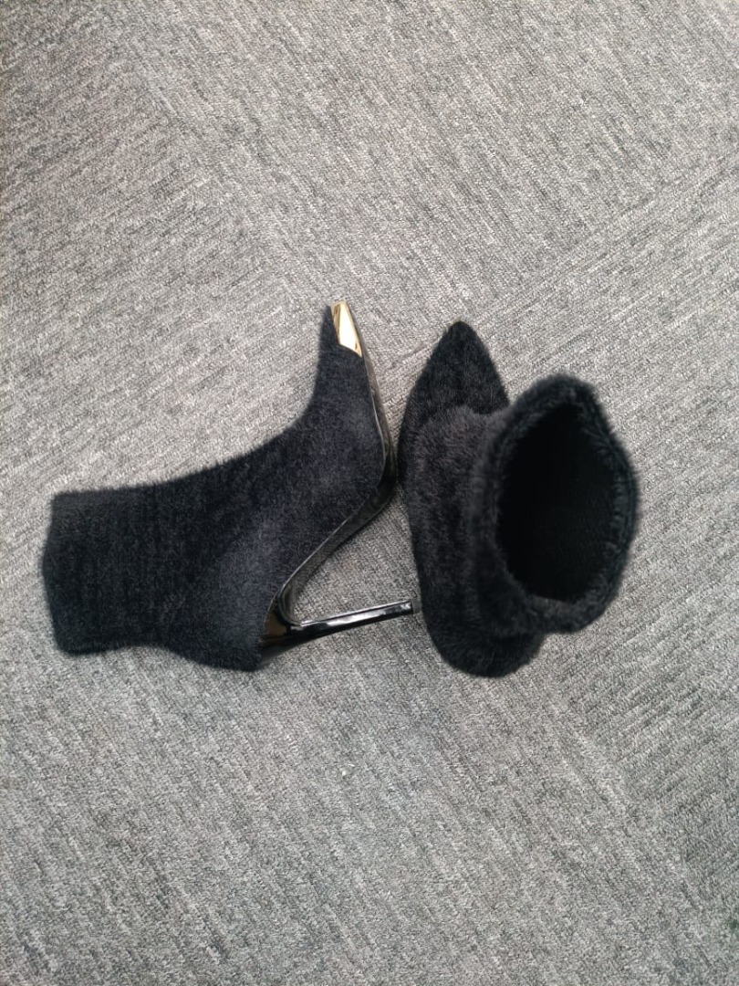 Versace best sale fur boots