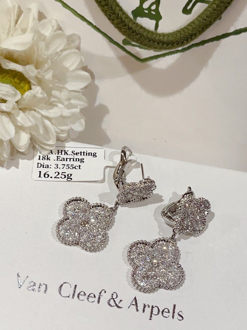 Wg full pave Vca Dangling Hk, Women's Fashion, Jewelry & Organizers