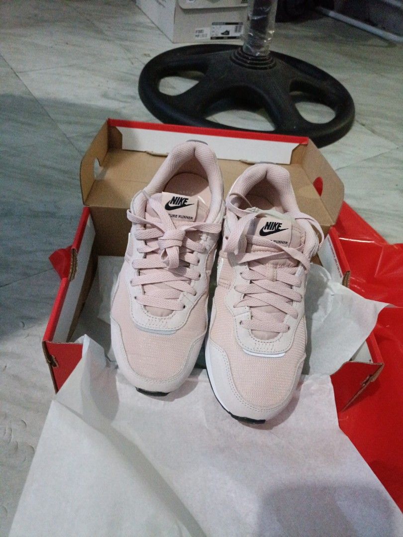 womens venture runner