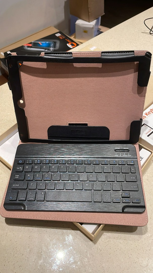 1502) COO IPAD AIR 4 2020 10.9 INCH CASE WITH KEYBOARD CASE, Mobile