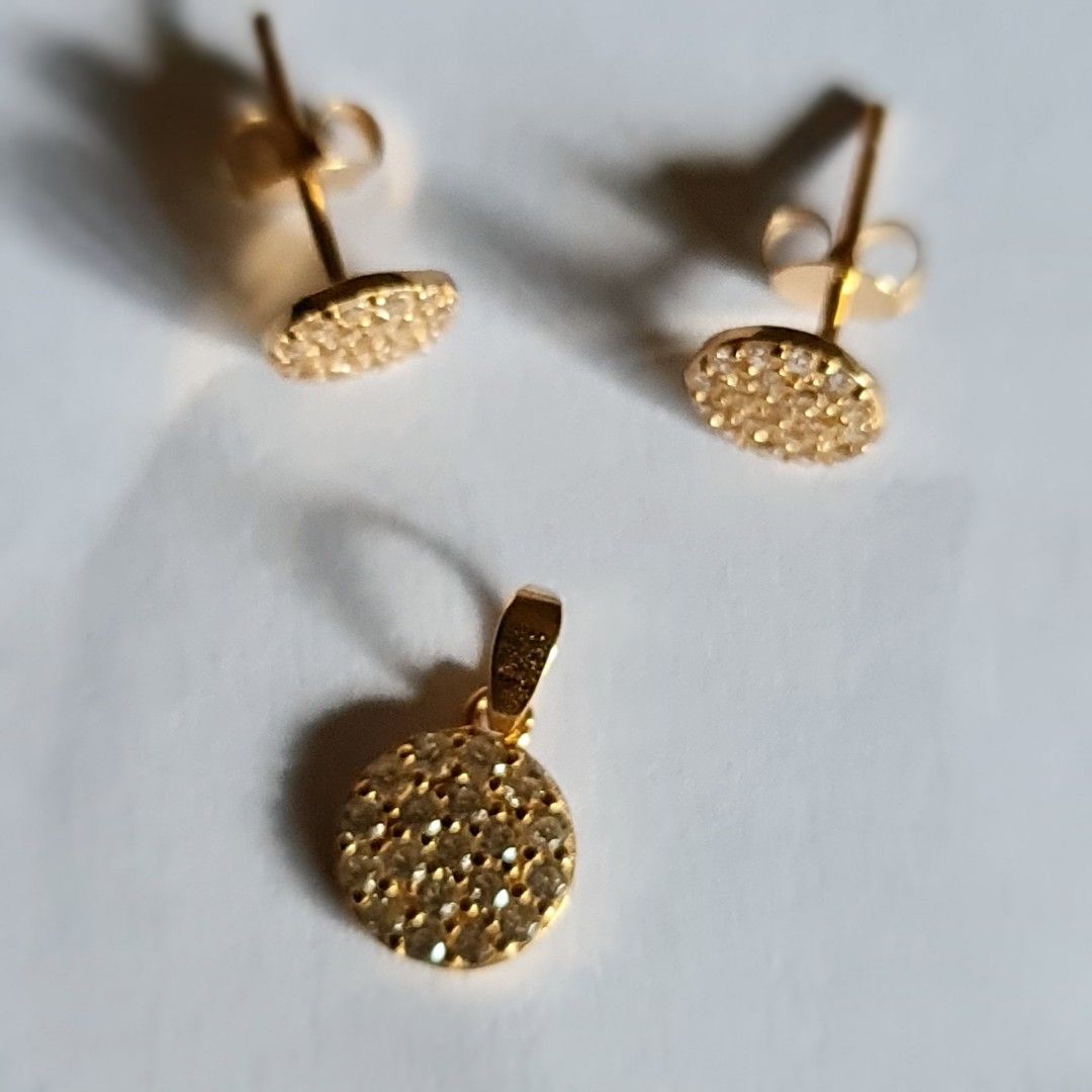 Gold pendant online and earring set