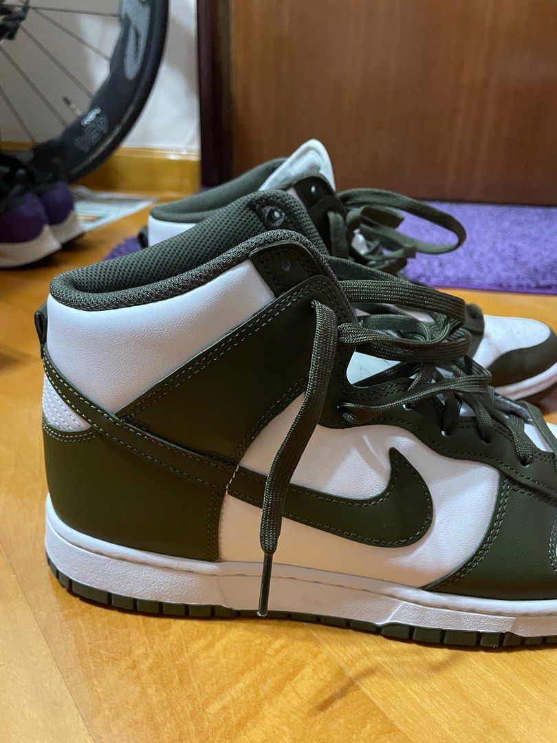 98%new) Nike Dunk High Olive, 男裝, 鞋, 波鞋- Carousell