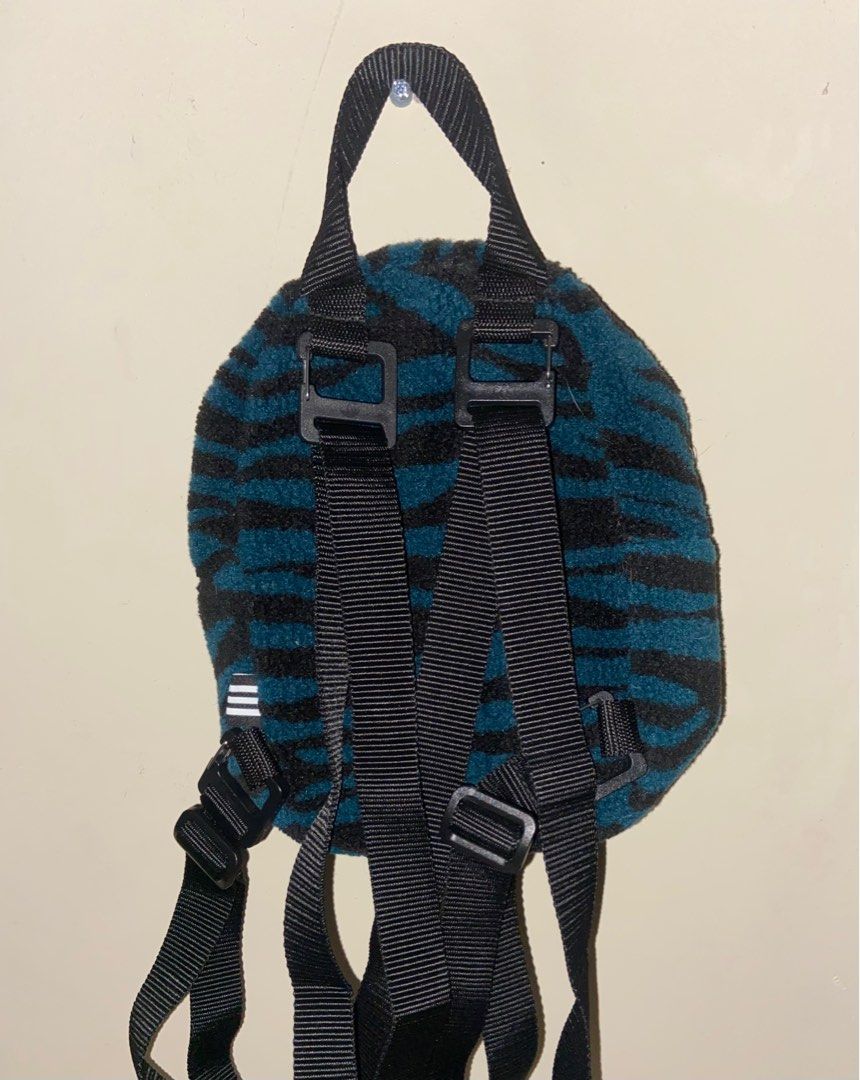 Jd sports 2025 adidas bag