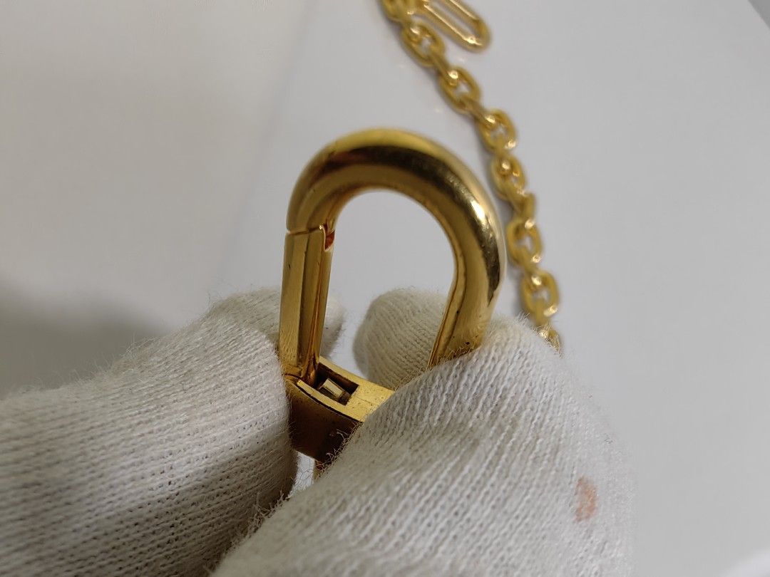 Authentic LOUIS VUITTON Chain (Category: Luxury Accessories) located in Quezon City. Submitted by manerarestorationservices (Listing ID 1238731941, Image 3). Description: Money back Guarantee 💯% Guaranteed authentic *Brand: louis vuitton *Materials: gold brass *Color: gold tone *Size: 16. 5 inches *Condition: lightly used -Used * Inclusions: chain with provided box *You're buying PRE-OWNED pls manage your expectations *Lalamove/lbc after payment