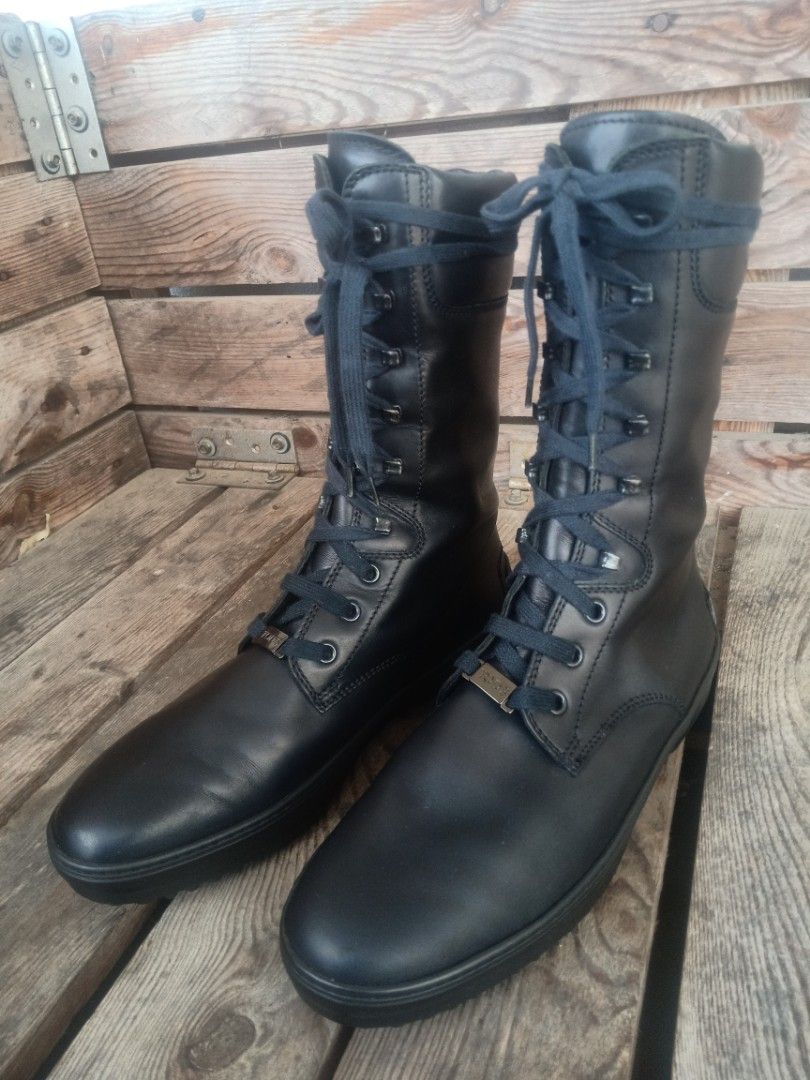 Authentic Tods Women Boots Women s Fashion Footwear Boots on