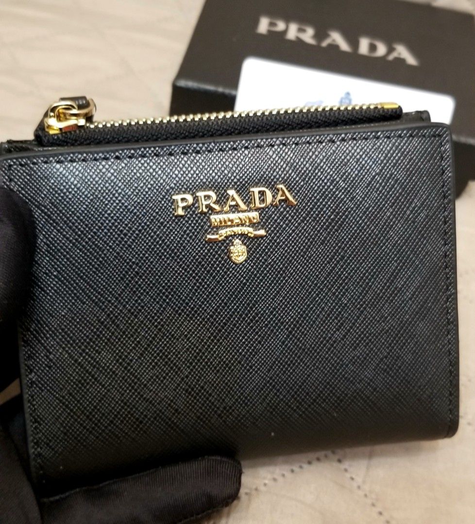 Prada bifold deals wallet