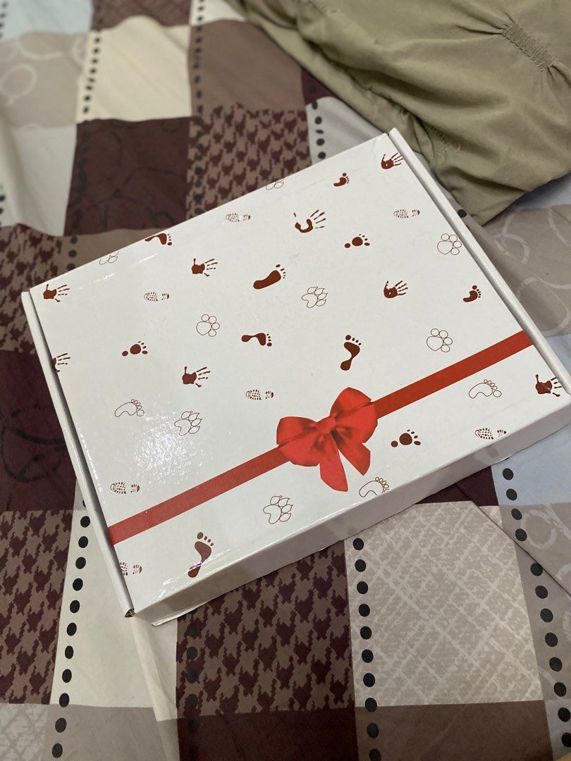 Baby hand and footprint kit (Category: Nursery Lighting & Decor) located in Santa Maria. Submitted by rmdeclutters (Listing ID 1238710396, Image 2). Description: .