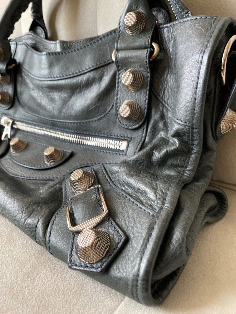 Balenciaga City Giant Shoulder Bag, Luxury, Bags & Wallets on Carousell