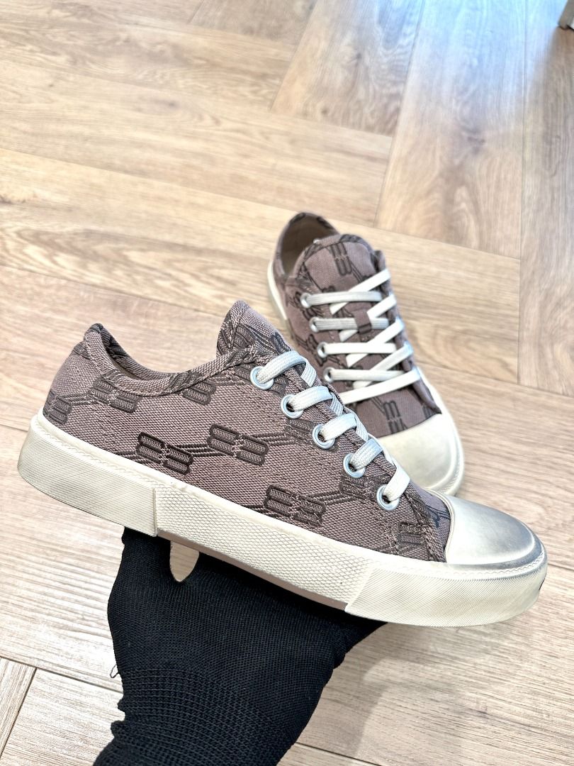 BALENCIAGA｜SNEAKERS (688757 W3RQ2 2298) Balenciaga Pairs Low Top Trainers BB Monogram Sneakers for