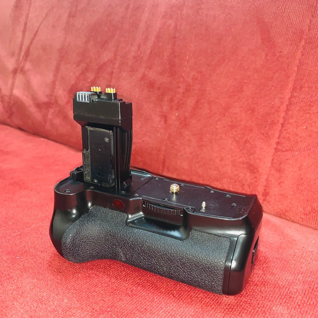 Battery Grip for Canon, Photography, Photography Accessories, Batteries