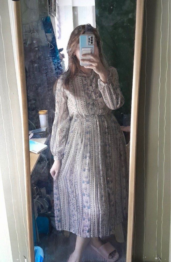Bkk dress (Category: Dresses) located in Manila. Submitted by declutter_jai (Listing ID 1238652493, Image 1). Description: Very classy.